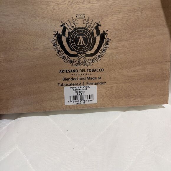 Viva La Vida Robusto Connecticut Empty Wood Cigar Box 9.5" x 6" x 1.5" - Picture 5 of 6